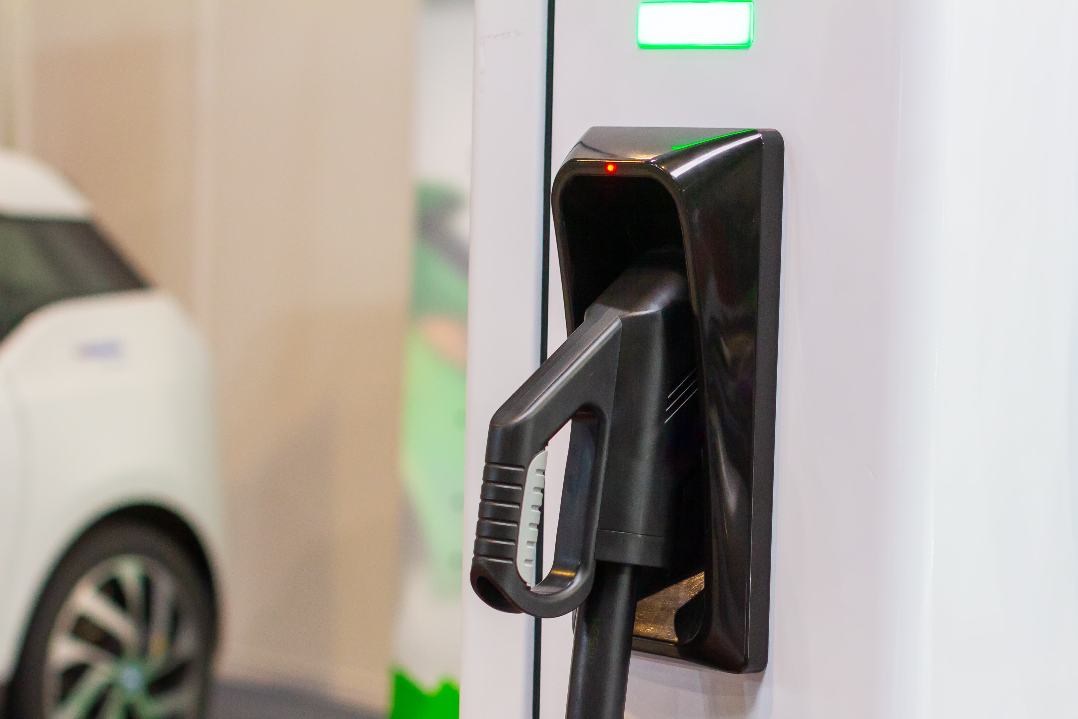 Borne de recharge véhicule électrique — accompagnement IRVE
